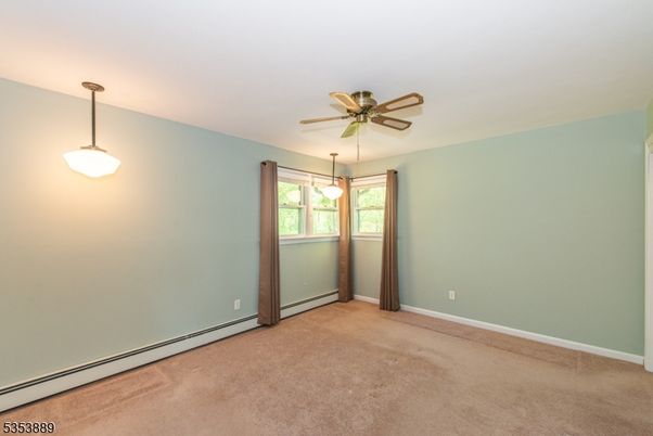 Empty room, Interior, Pendant Lights