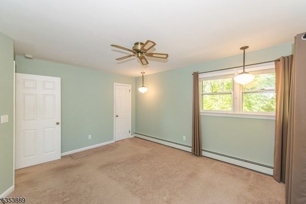 Empty room, Interior, Pendant Lights