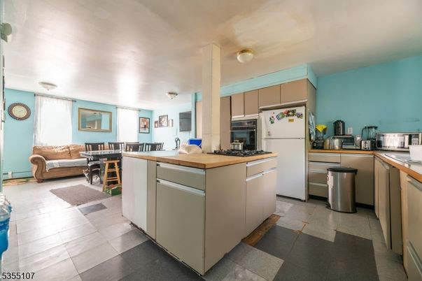 Dining room, Interior, Kitchen, Stainless Steel Appliances