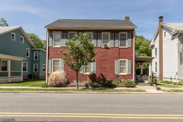 Exterior, Facade, Brick Facade, Georgian
