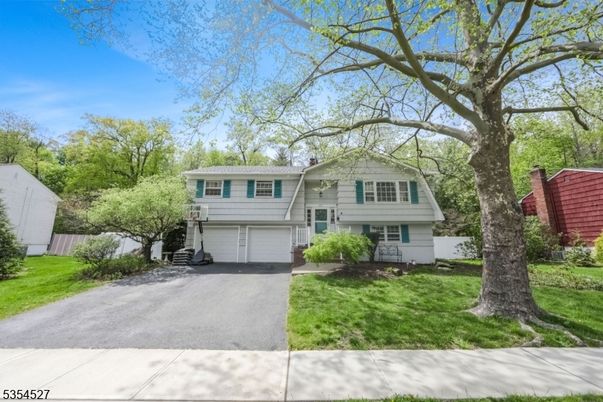 Attached, Exterior, Facade, Raised Ranch