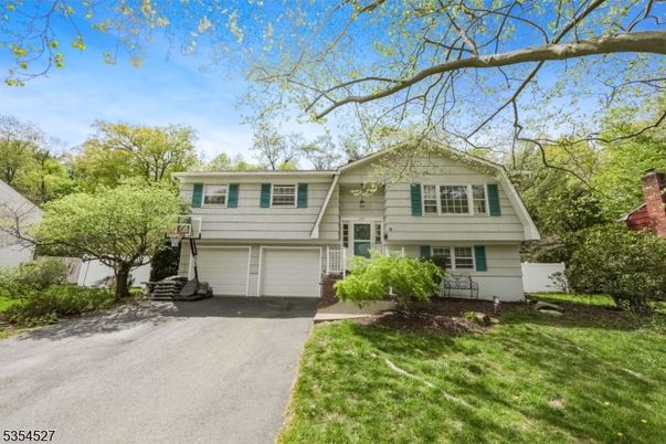 Attached, Exterior, Facade, Raised Ranch