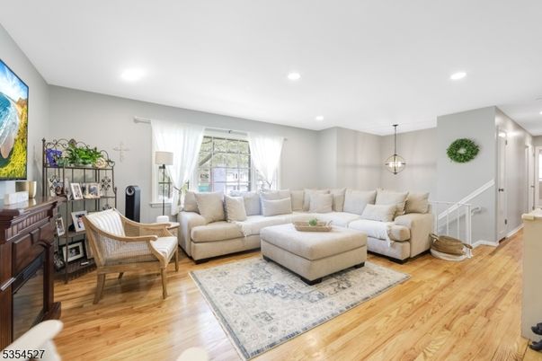 Interior, Living room, Pendant Lights, Recessed Lighting, Wood Texture Flooring
