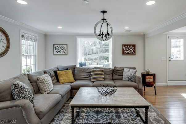 Interior, Living room, Pendant Lights, Recessed Lighting, Wood Texture Flooring