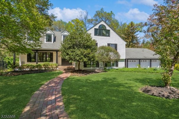 Attached, Exterior, Facade, Farmhouse
