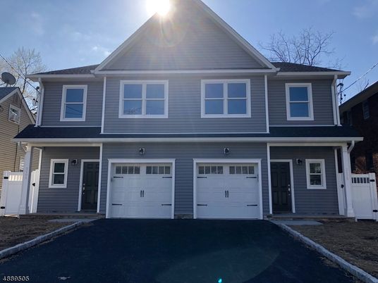 Attached, Exterior, Facade, Farmhouse