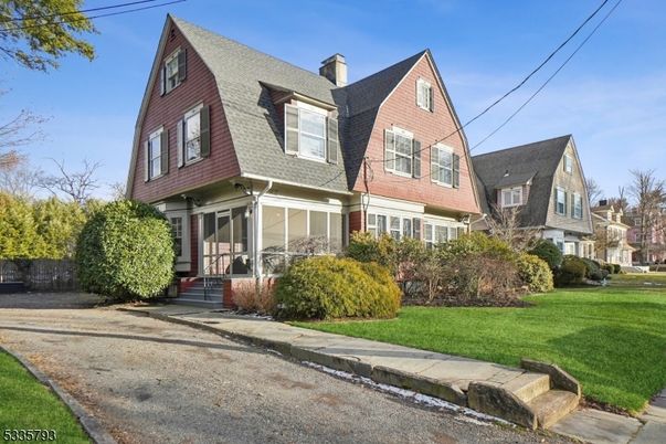 Exterior, Facade, Cape Cod