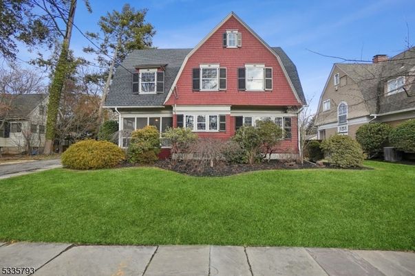 Exterior, Facade, Cape Cod