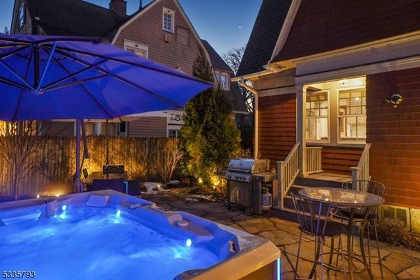 Exterior, Hot Tub