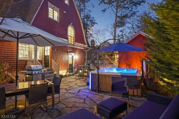 Exterior, Hot Tub, Pool