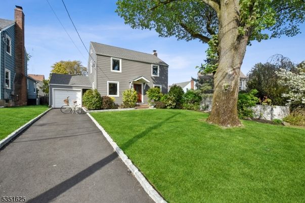 Attached, Backyard, Exterior, Facade, Georgian