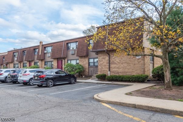 Exterior, Facade, Brick Facade, Rowhouse