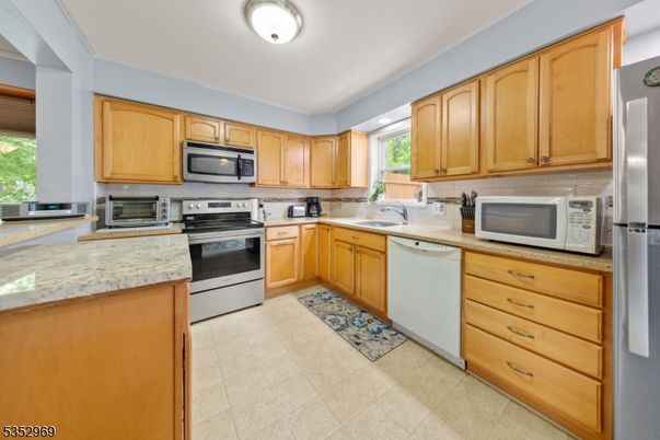 Interior, Kitchen, Stainless Steel Appliances