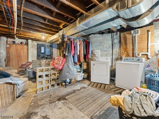 Interior, Washer, Wooden Beams