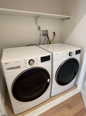 Interior, Utility Closets, Washer, Wood Texture Flooring