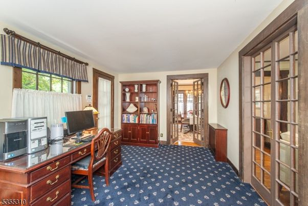Home Office, Interior