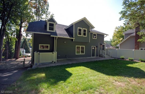 Exterior, Facade, Queen Anne Victorian