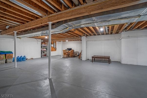 Garage, Interior, Wooden Beams