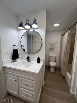Bathroom, Interior, Recessed Lighting, Wood Texture Flooring