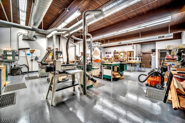 Fitness Equipment, Interior, Wooden Beams