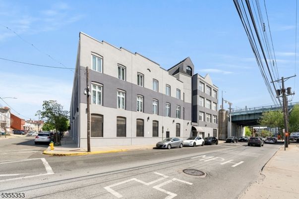 Exterior, Facade, Condo Building