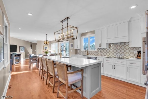 Dining room, Interior, Kitchen, Pendant Lights, Recessed Lighting, Wood Texture Flooring