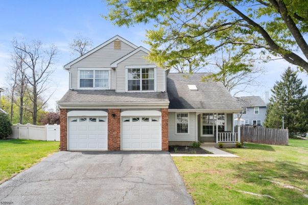 Attached, Exterior, Facade, Brick Facade, Cape Cod