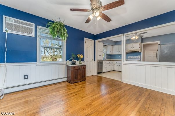 Empty room, Interior, Kitchen, Wood Texture Flooring