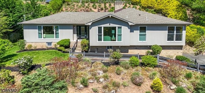 Backyard, Exterior, Facade, Ranch