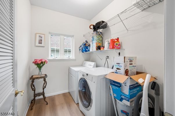 Interior, Washer, Wood Texture Flooring