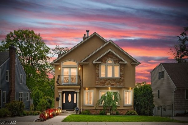 Exterior, Facade, American Craftsman