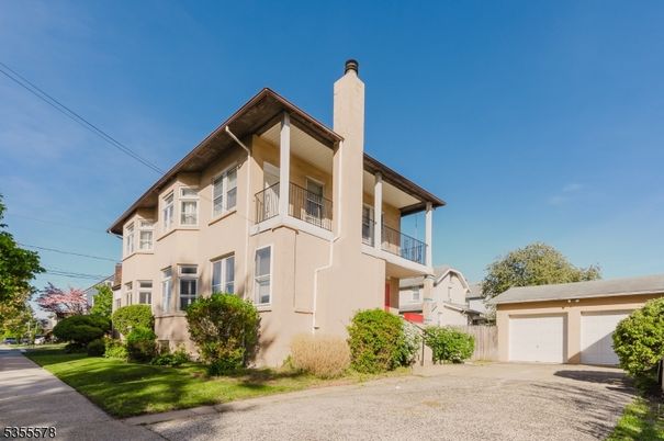 Detached Garage, Exterior, Facade, Modern