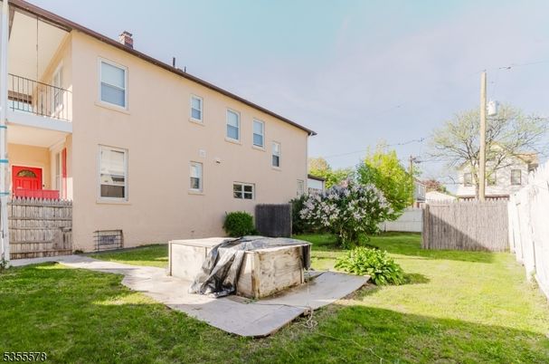 Backyard, Exterior, Hot Tub