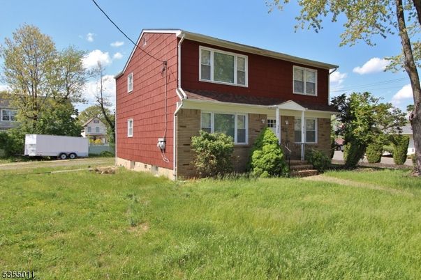 Exterior, Facade, Cape Cod