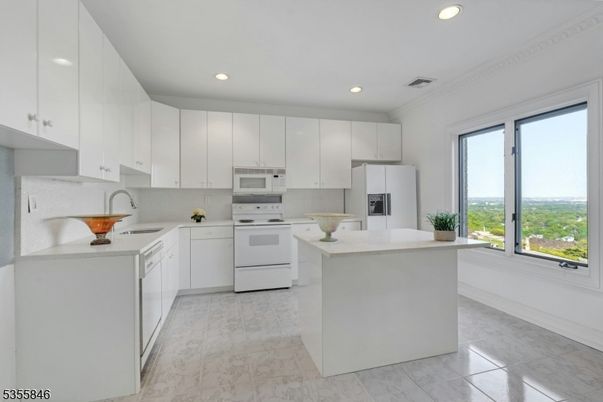 Interior, Kitchen, Marble, Recessed Lighting