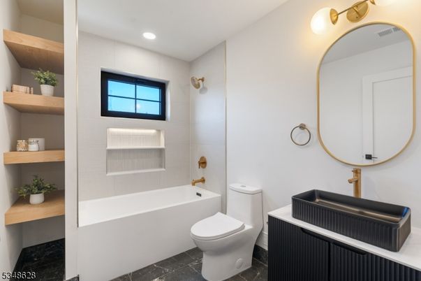 Bathroom, Interior, Recessed Lighting