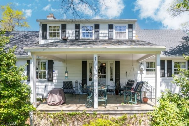 Exterior, Facade, Cape Cod