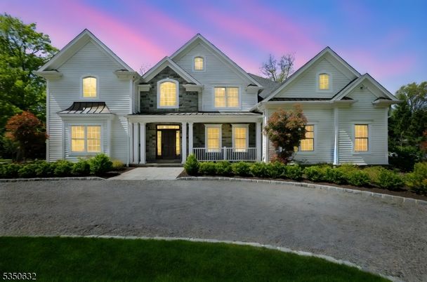 Exterior, Facade, Farmhouse