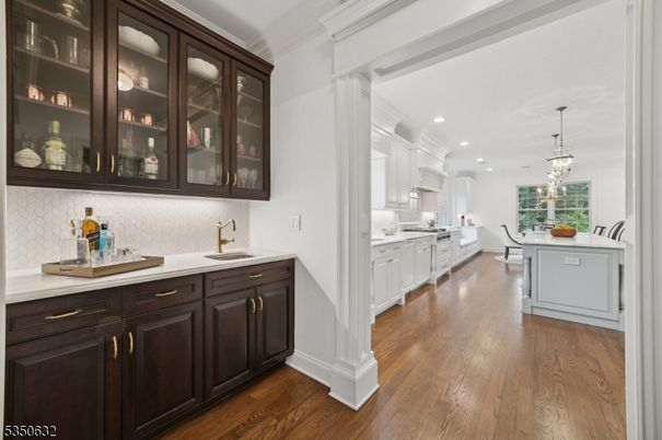 Chandelier, Dining room, Interior, Kitchen, Pendant Lights, Recessed Lighting, Wood Texture Flooring