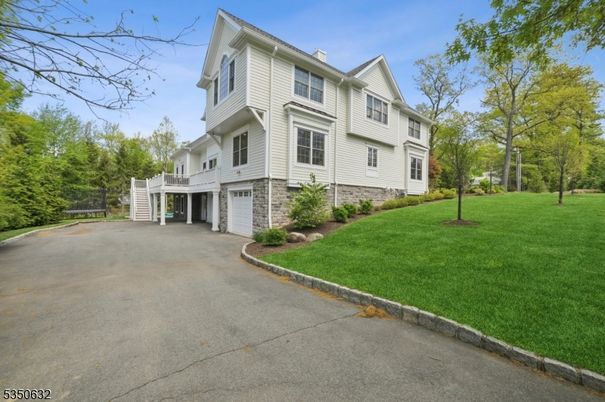 Attached, Backyard, Exterior, Facade, Queen Anne Victorian