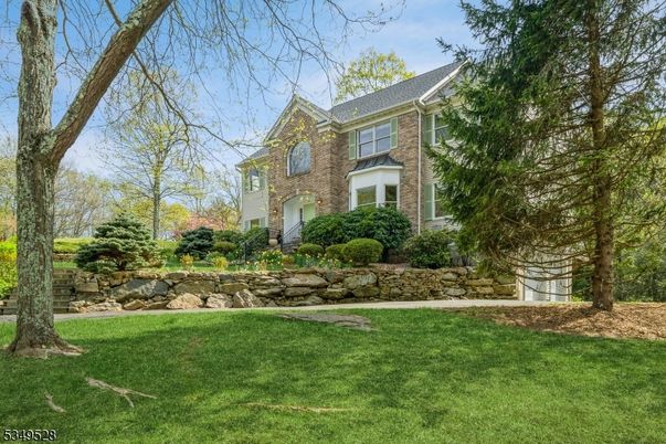 Backyard, Exterior, Facade, Brick Facade, Brick Traditional