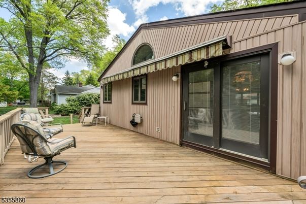 Exterior, Wood Texture Flooring