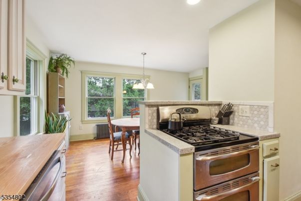 Dining room, Interior, Kitchen, Pendant Lights, Recessed Lighting, Wood Texture Flooring
