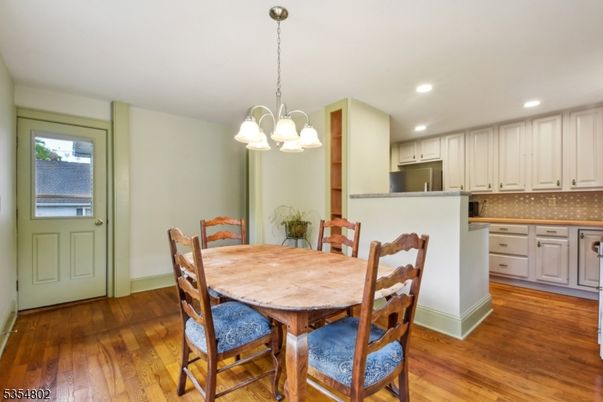 Dining room, Interior, Kitchen, Pendant Lights, Recessed Lighting, Wood Texture Flooring