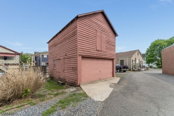 Detached Garage, Exterior