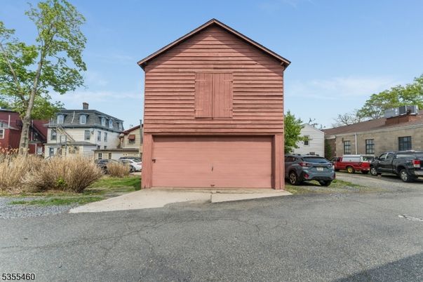 Detached Garage, Exterior
