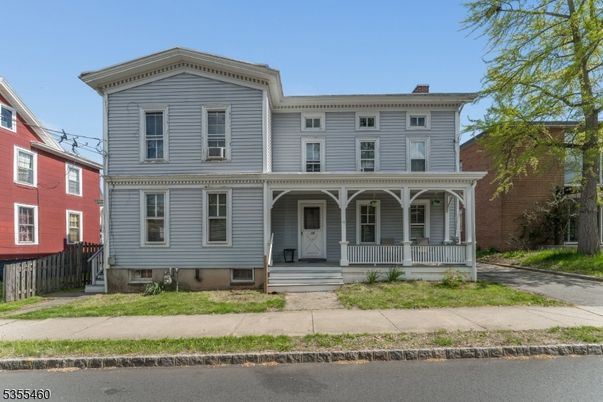 Exterior, Facade, Queen Anne Victorian
