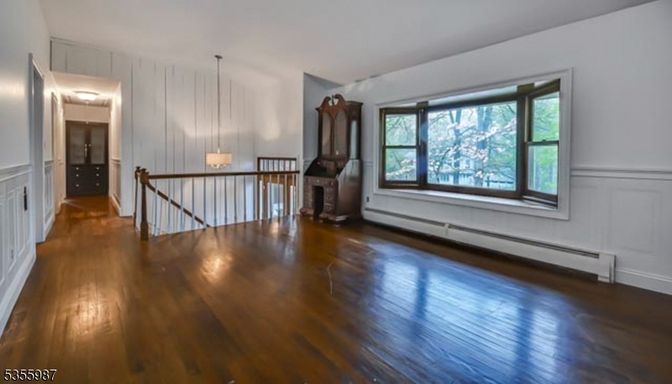 Interior, Pendant Lights, Wood Texture Flooring