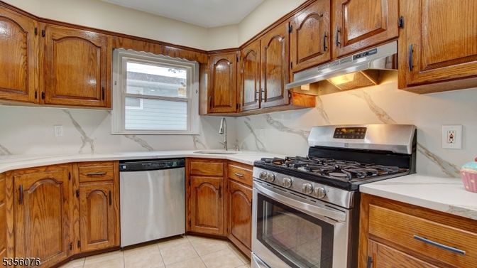 Interior, Kitchen, Stainless Steel Appliances
