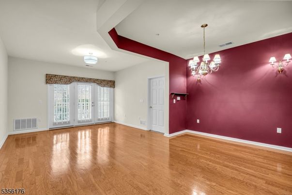 Chandelier, Empty room, Interior, Wood Texture Flooring